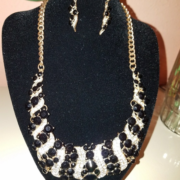 Necklace & earring set - Picture 2 of 2